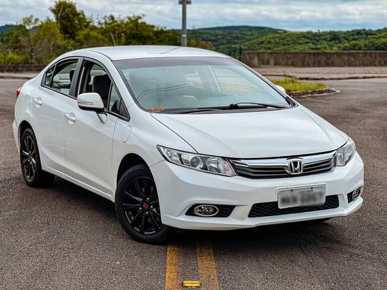 HONDA CIVIC 1.8 LXS 16V FLEX 4P AUTOMÁTICO